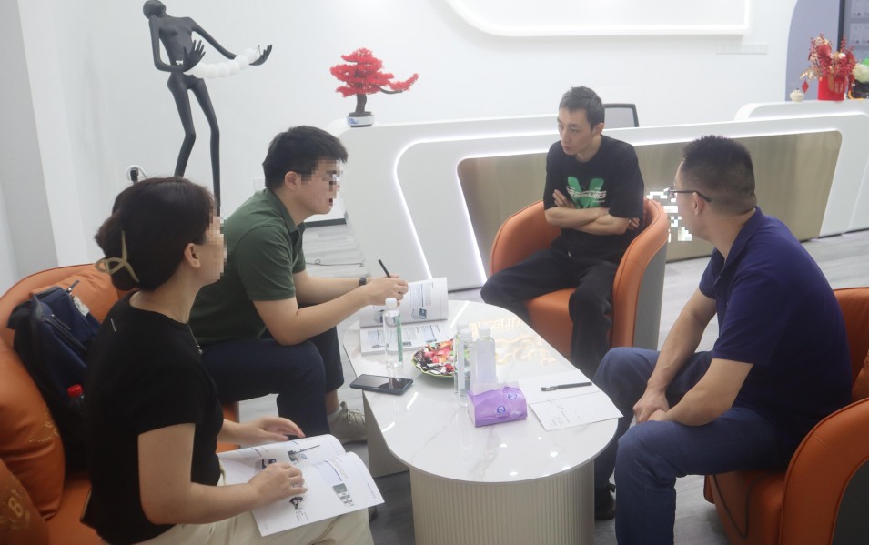 广东XXXX公司到我司上海诚卫考察导管类检测设备