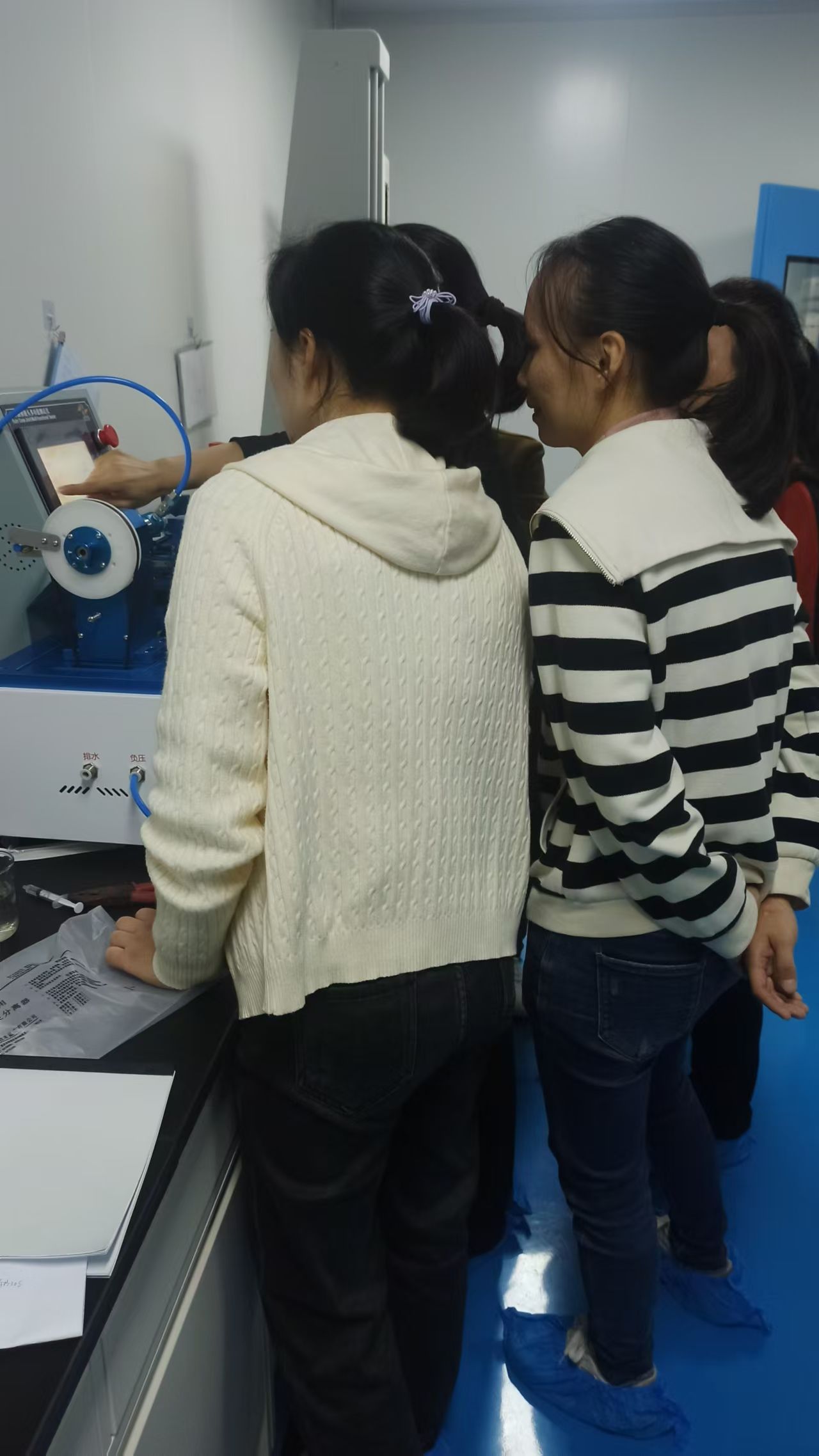  上海诚卫与重庆xx技术公司携手共创未来：6%鲁尔接头多功能测试仪的合作