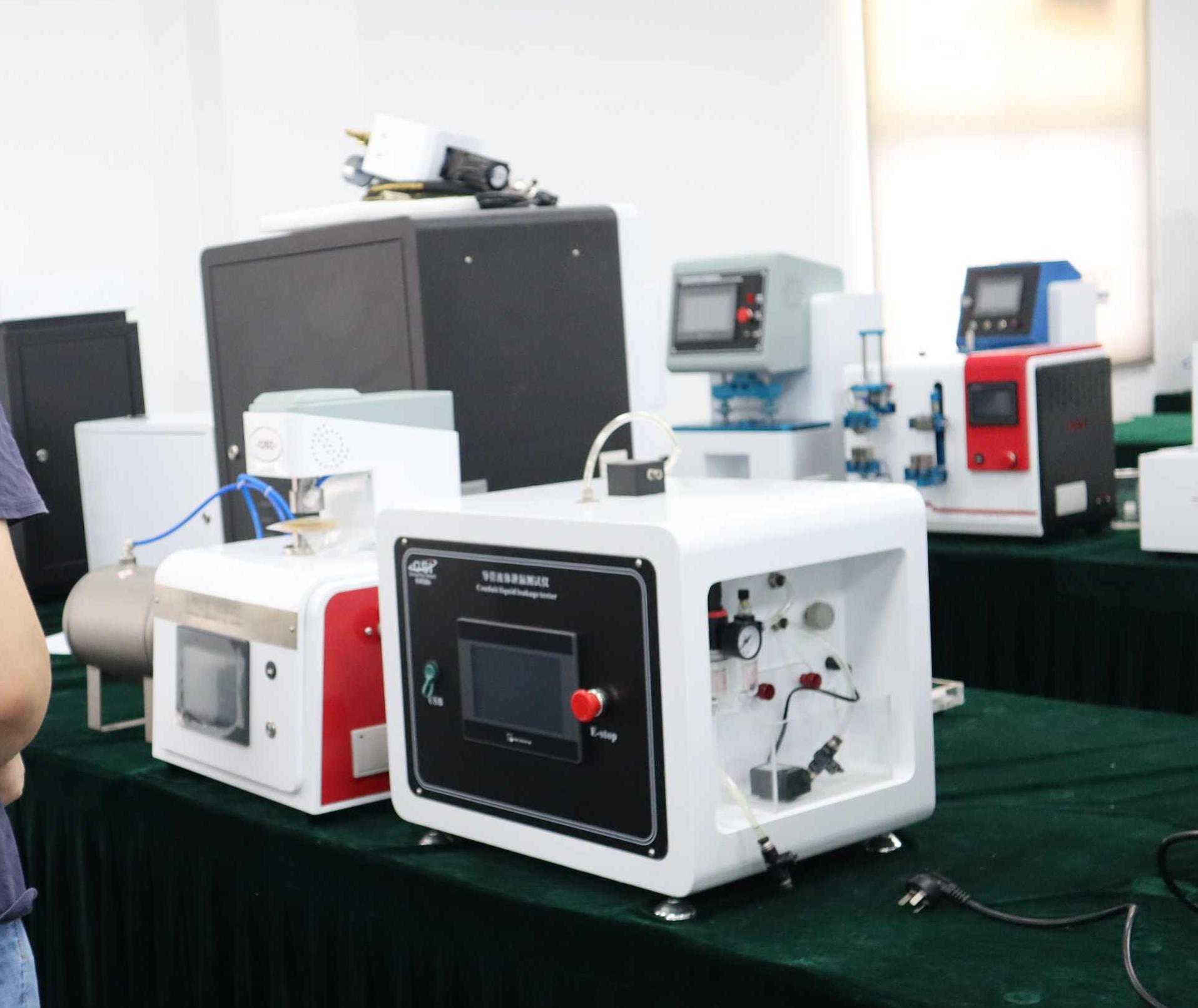 xxx研究院到上海诚卫参观考察设备